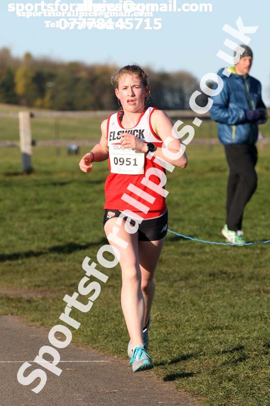 Mens and Womens 16s to under-20s Heaton Harriers Memorial Road Races, Newcastle. Photo:  David T. Hewitson/Sports for All Pics